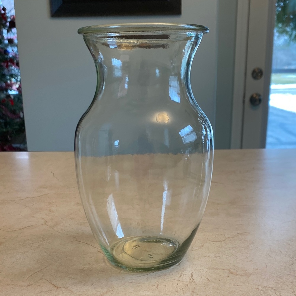 Elegant Clear Glass Vase
